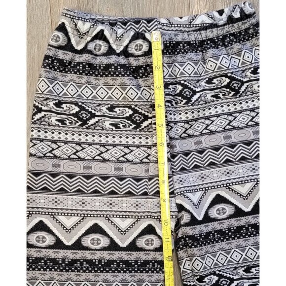 Star Ride Juniors Size L/XL Black & White Insulated Leggings Geometric Pattern - Picture 4 of 6